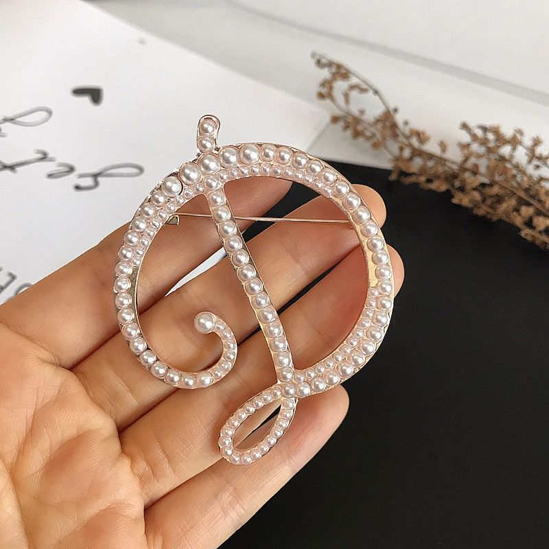 English Letters A-Z Pearl Broo - Embroidery Letter M incelemesi ve fiyatı